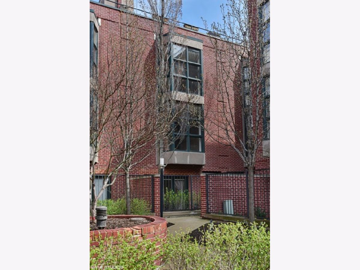 Condos & Townhomes Rented Hearthstone Chicago Illinois, 1701 Halsted