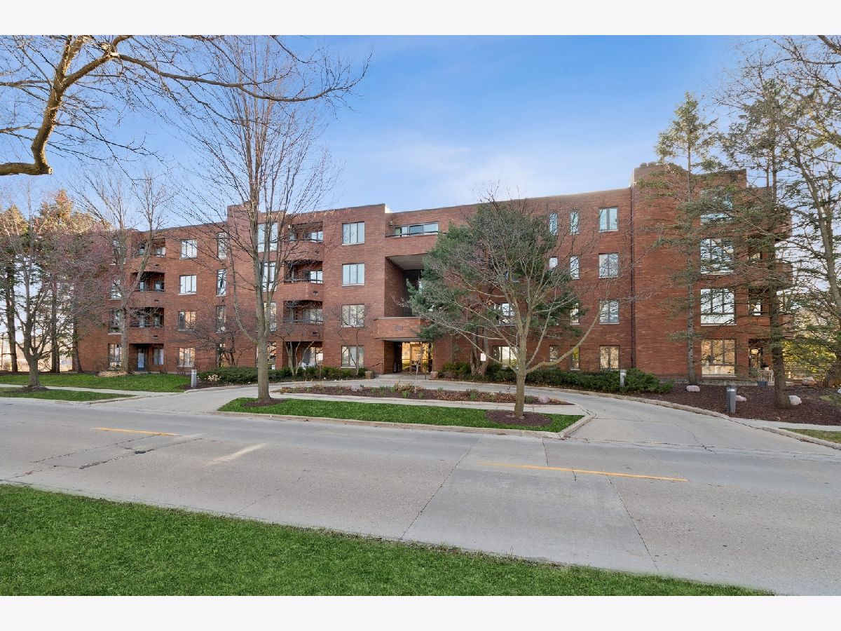 Townhomes Sold Central Park Condos Highland Park Illinois, 1601 Oakwood