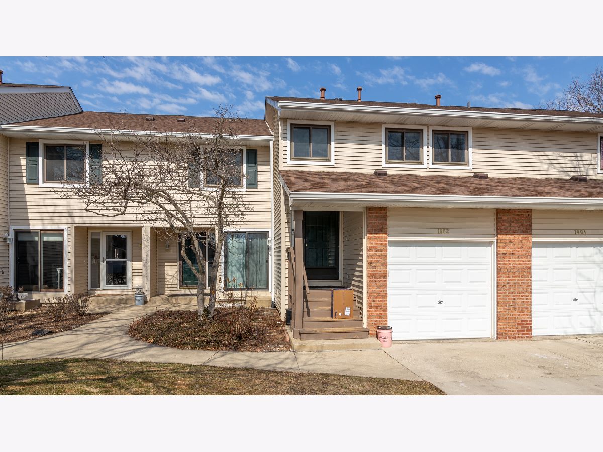 Hidden Lake Buffalo Grove IL, Townhomes & Condos & Homes For Sale & For