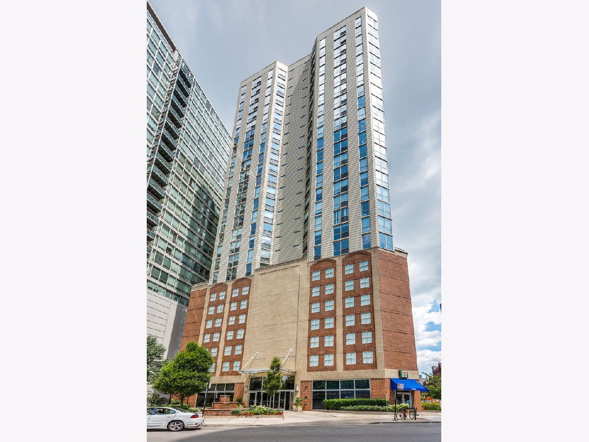 Condominiums Rented Admirals Pointe Chicago Illinois, 645 Kingsbury