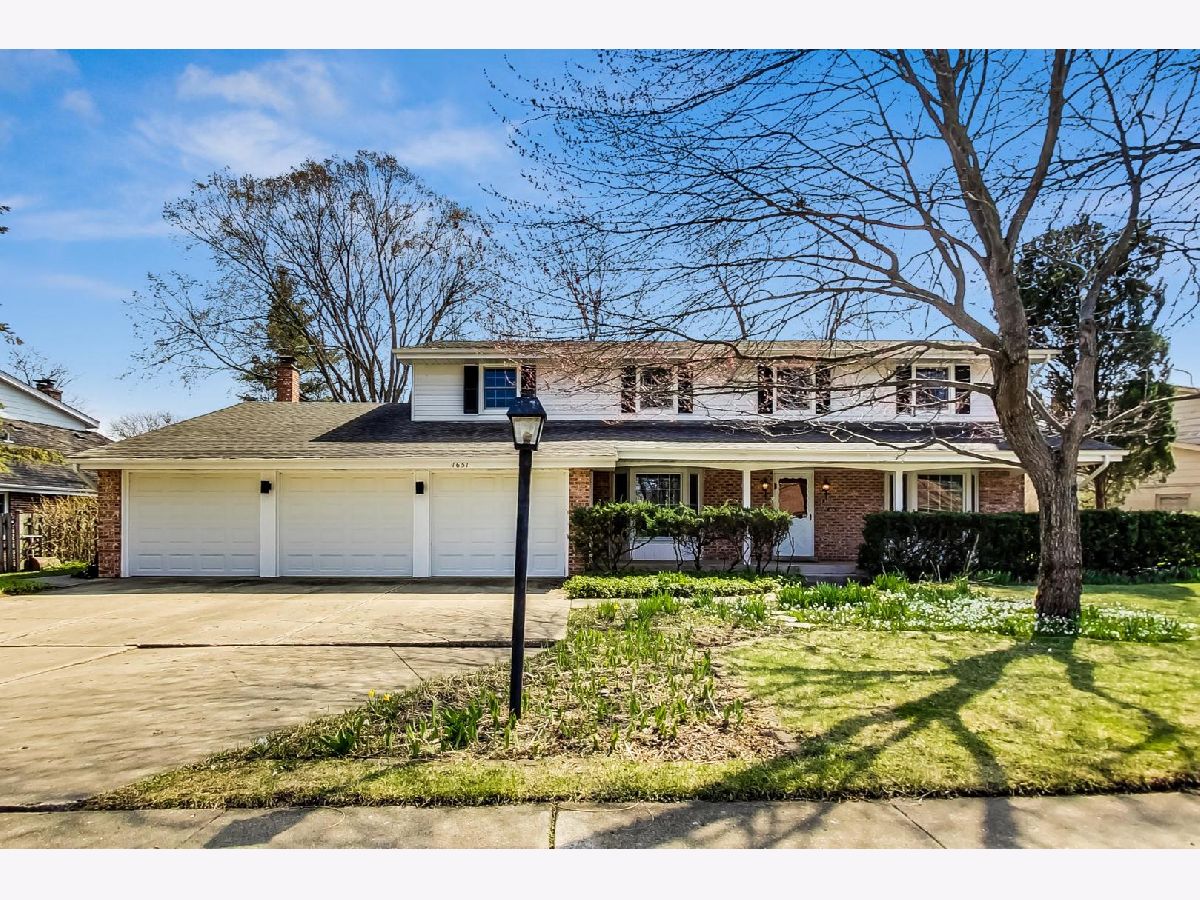 Homes Sold Arrowhead Northbrook Illinois, 1651 Silverpine