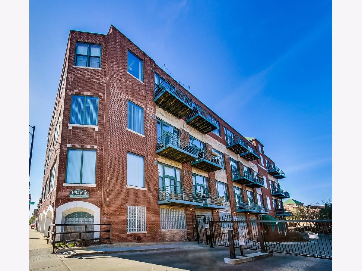 Townhomes Sold River Park At Diversey Chicago Illinois, 2222 Diversey