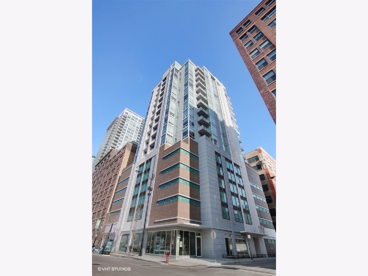 Condominiums Rented Printers Corner Chicago Illinois, 170 Polk