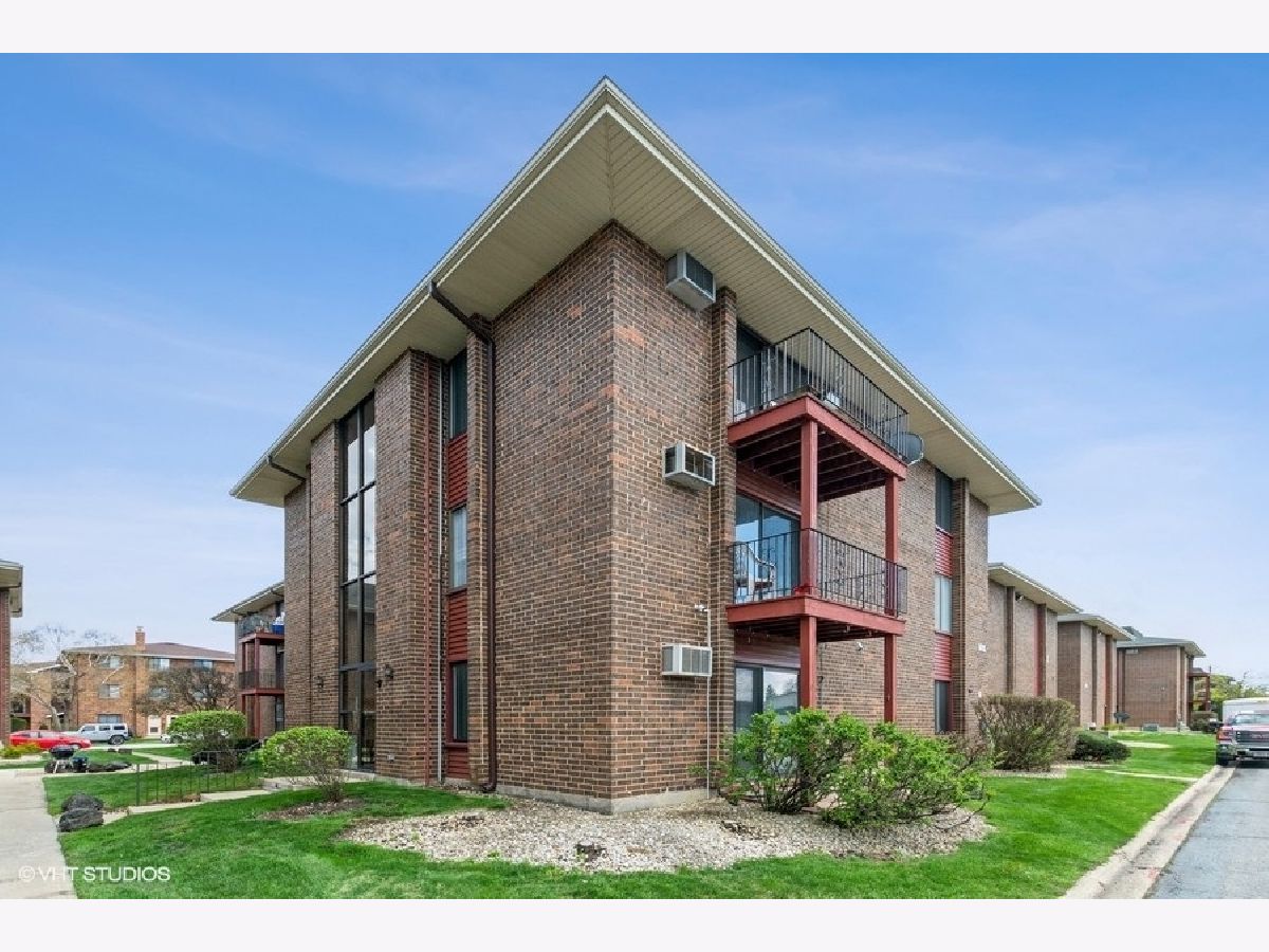 Condominiums Sold Oak Terrace Oak Forest Illinois, 15712 Terrace