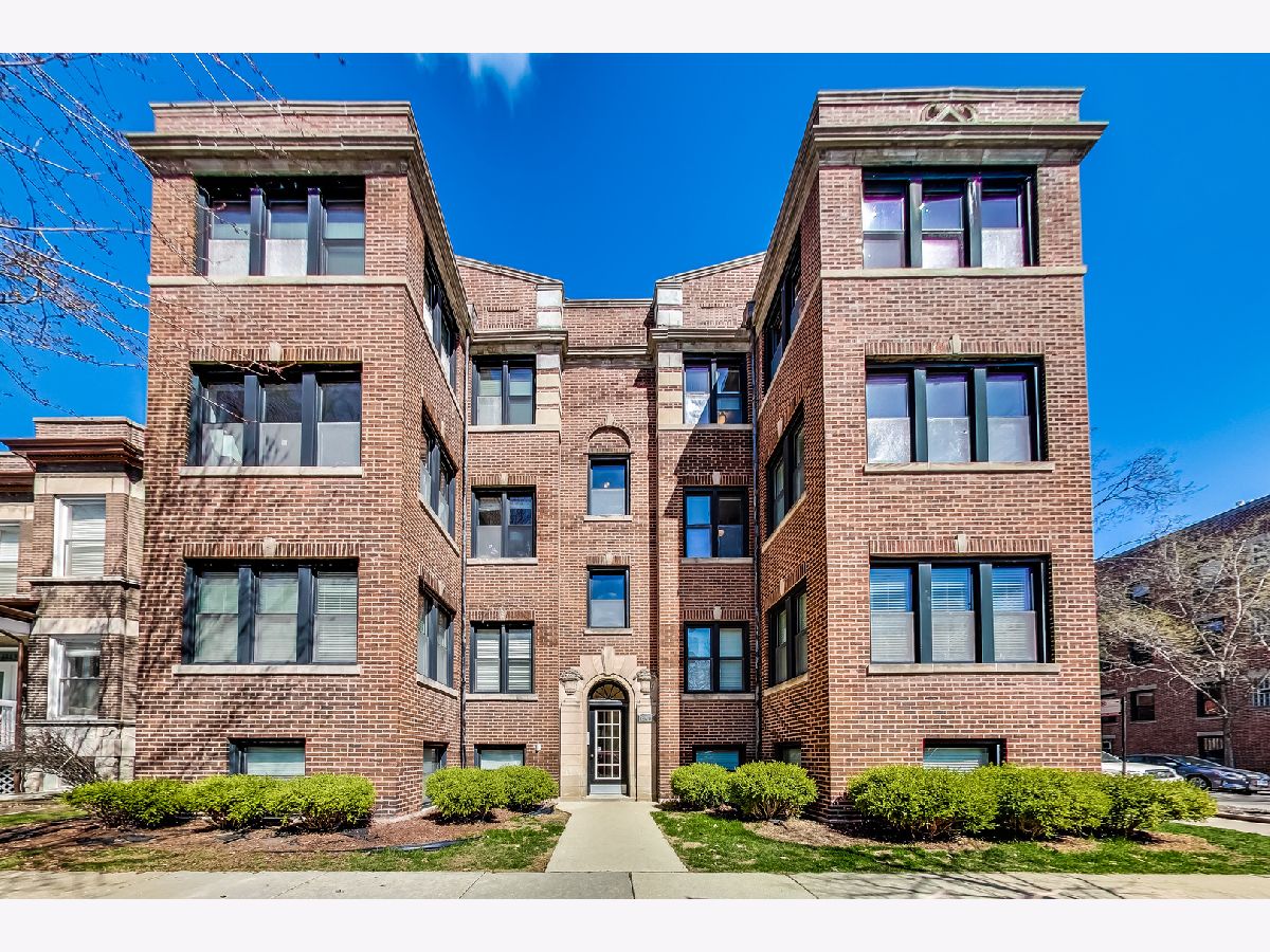 Condominiums Sold Eddy Manor Chicago Illinois, 1300 Eddy