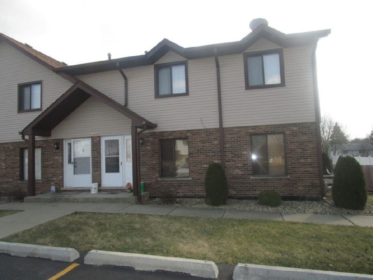 Homes & Townhomes & Condos Rented Cherry Hill Farms Tinley Park Illinois, 16218 Apple
