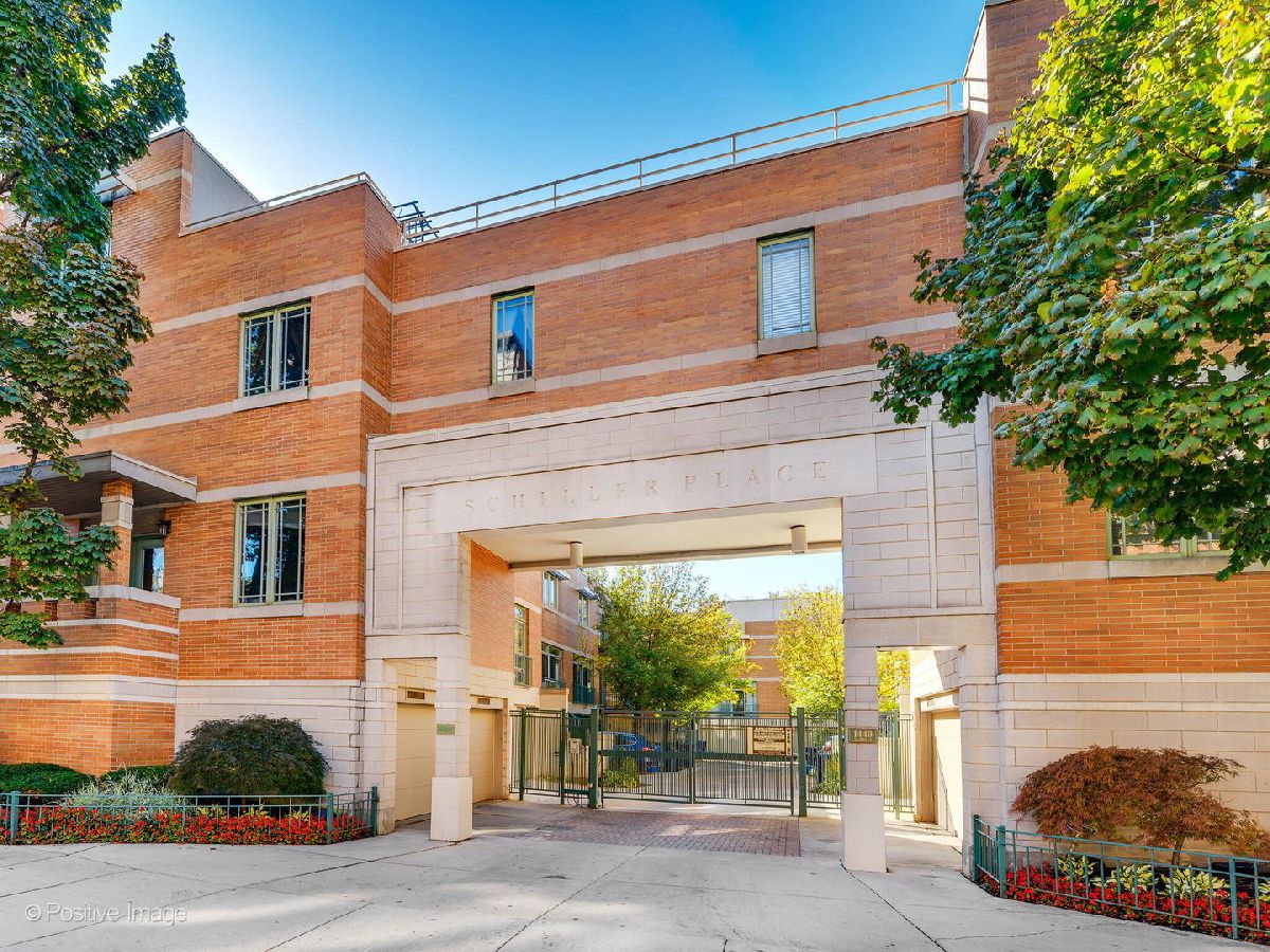 Townhomes Sold Schiller Place Chicago Illinois, 1440 Wells