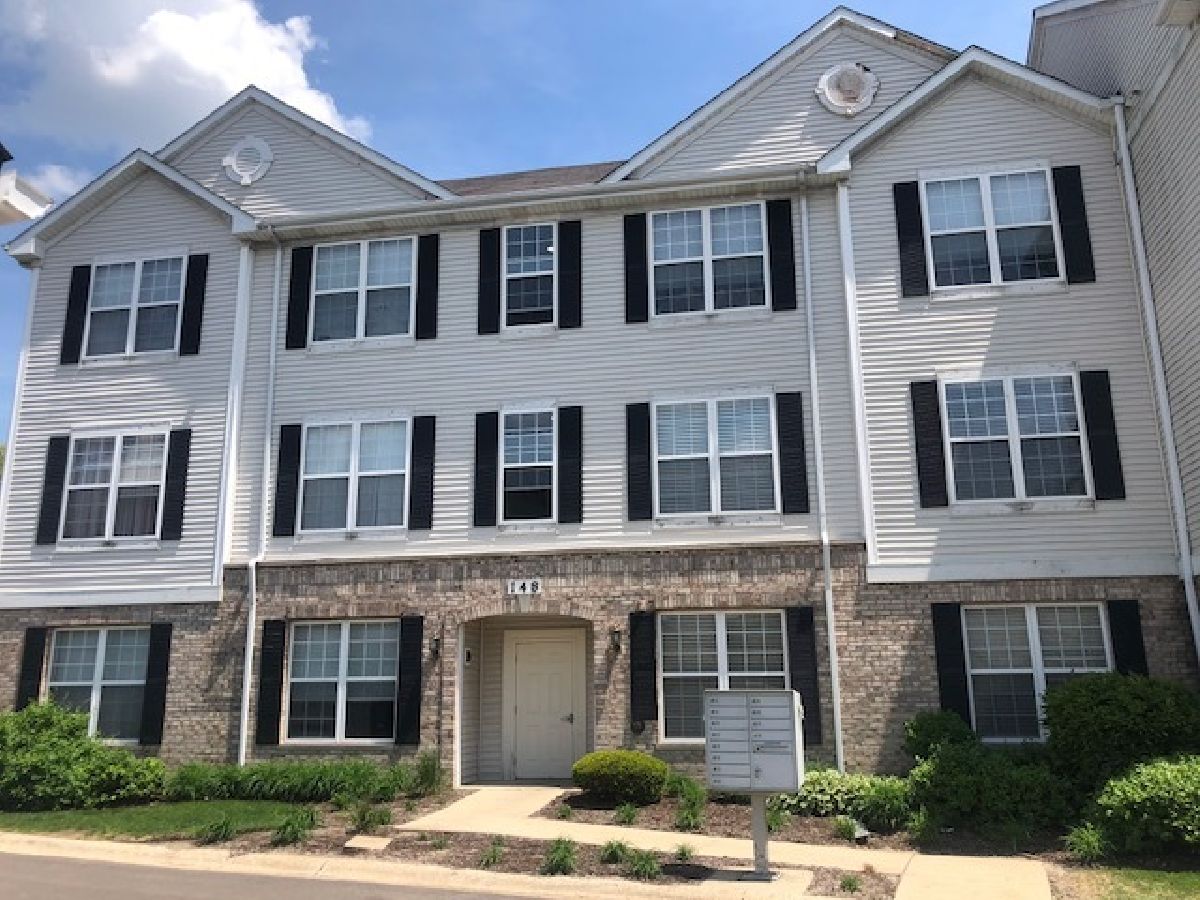 Condominiums Sold Fountains Of Glendale Glendale Heights Illinois, 148 Waters Edge
