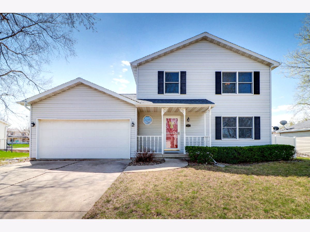 Homes & Condos & Townhomes Sold Highland East Bloomington Illinois, 2607 Clearwater