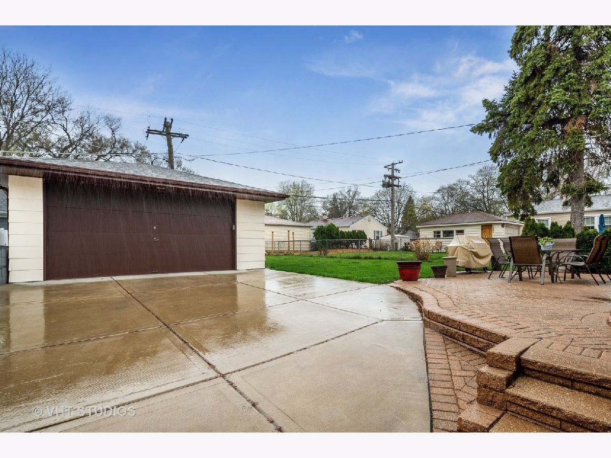 Homes Sold Arlington Park Manor Arlington Heights Illinois, 1315 Oakton