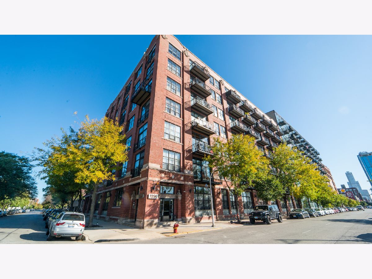 Condominiums Sold Vanguard Lofts Chicago Illinois, 1250 Van Buren