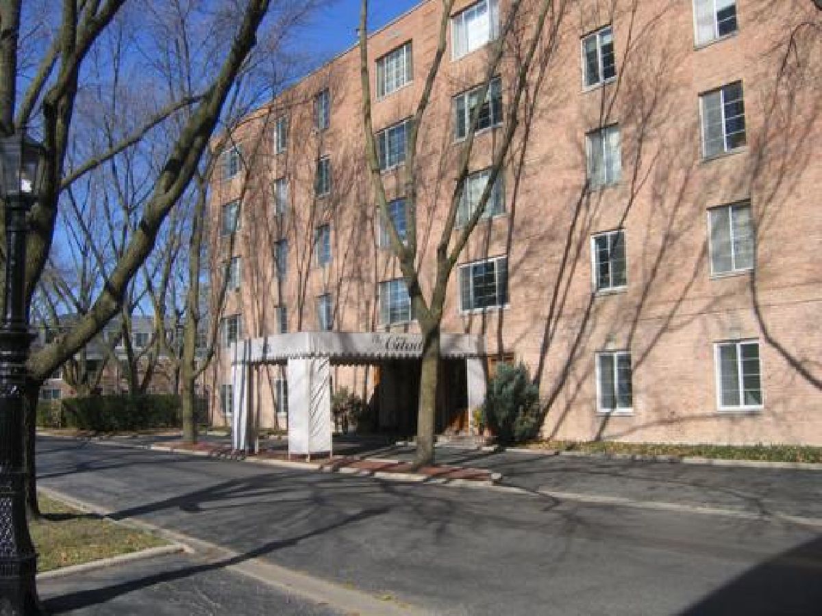 Condominiums Rented Citadel Northbrook Illinois, 1455 Shermer