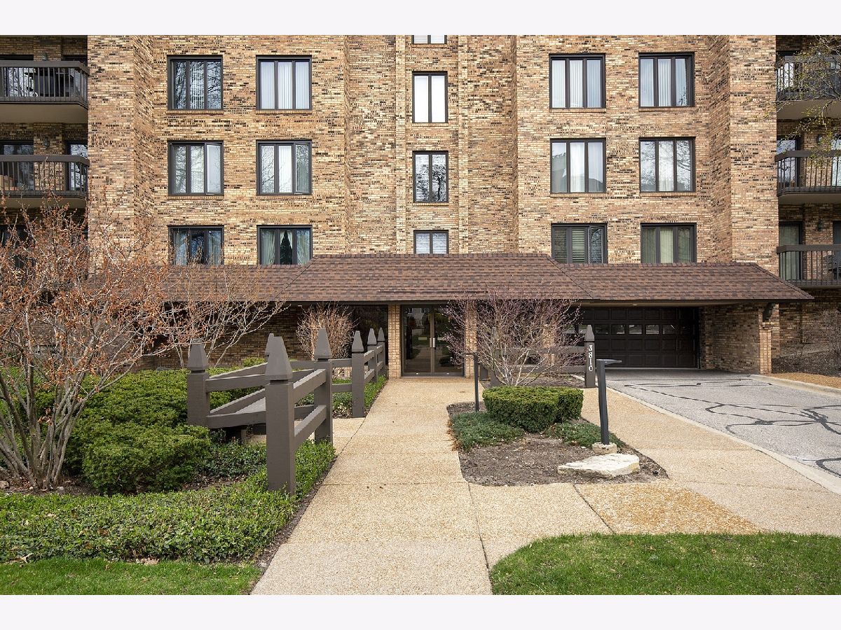 Mission Hills Northbrook IL, Condos & Townhomes & Homes For Sale & For