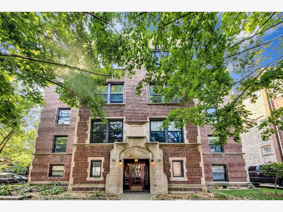 Condominiums & Homes Sold Magnolia Glen Chicago Illinois, 1303 Elmdale