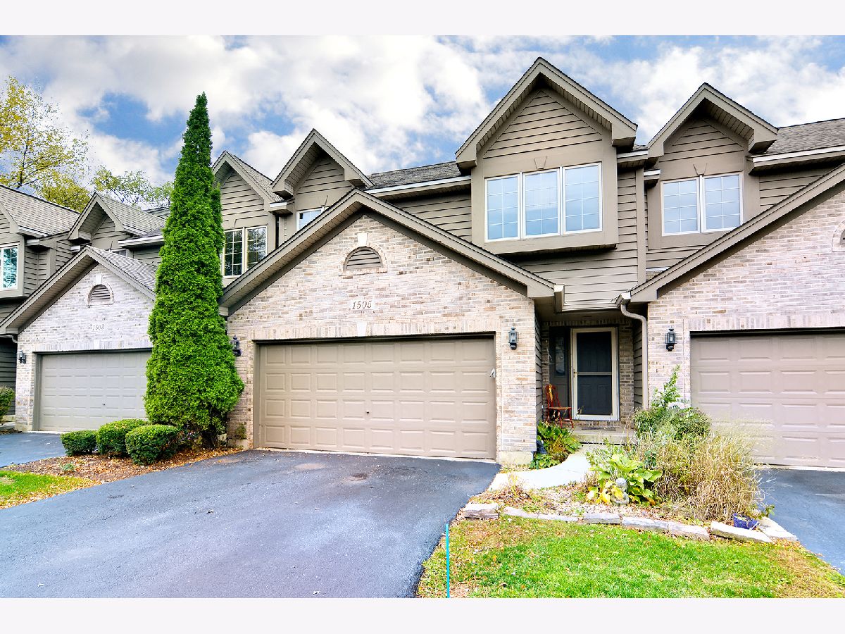 Townhomes Sold Pine Meadows Elgin Illinois, 1505 Arbor