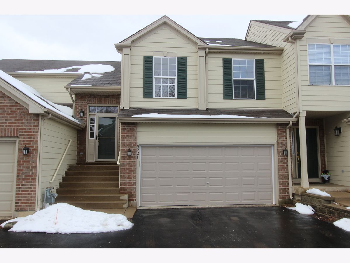 Townhomes & Condos & Homes Rented Abbey Ridge Mchenry Illinois, 5221 Cobblers