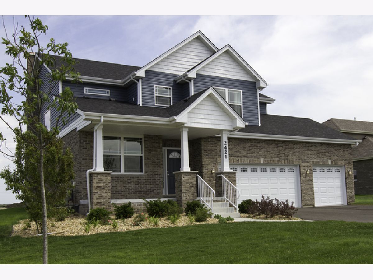 Homes & Condos & Townhomes Sold Leigh Creek New Lenox Illinois, 2421 Dundee