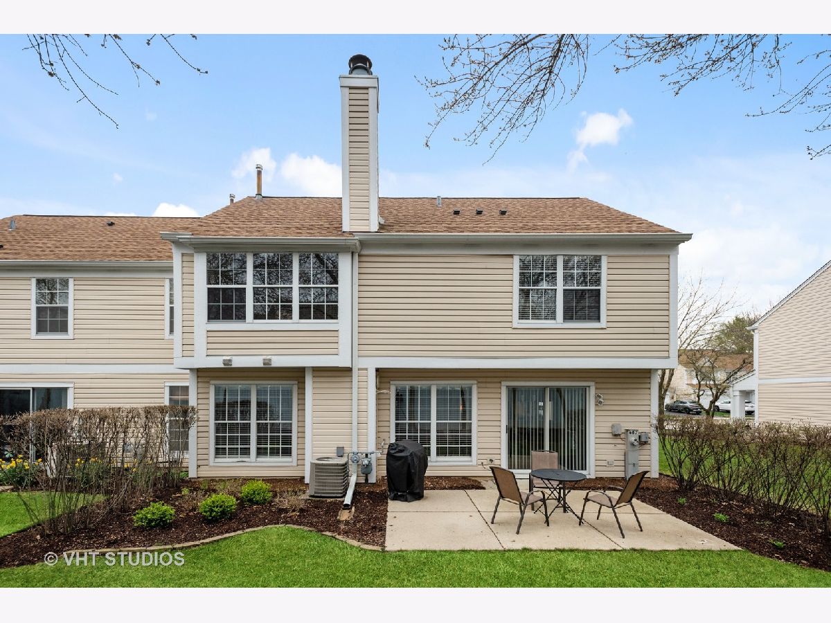 Townhomes Sold Charter Hall Palatine Illinois, 667 Charter Hall
