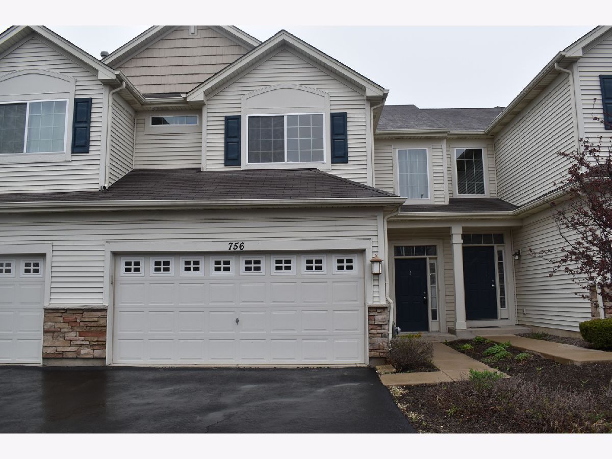 Townhomes & Homes Rented Emerald Bay Round Lake Illinois, 756 Jade