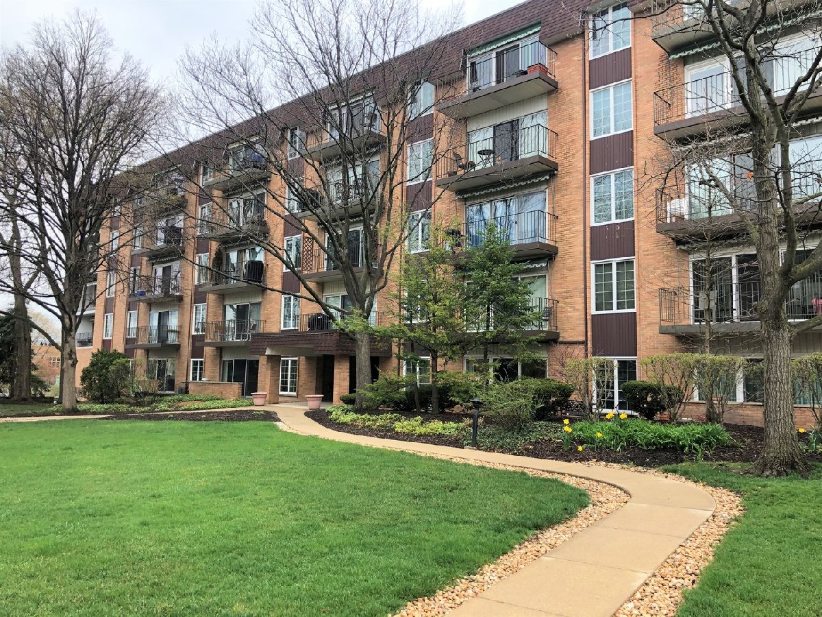Condominiums Sold Park Place Glen Ellyn Illinois, 445 Park
