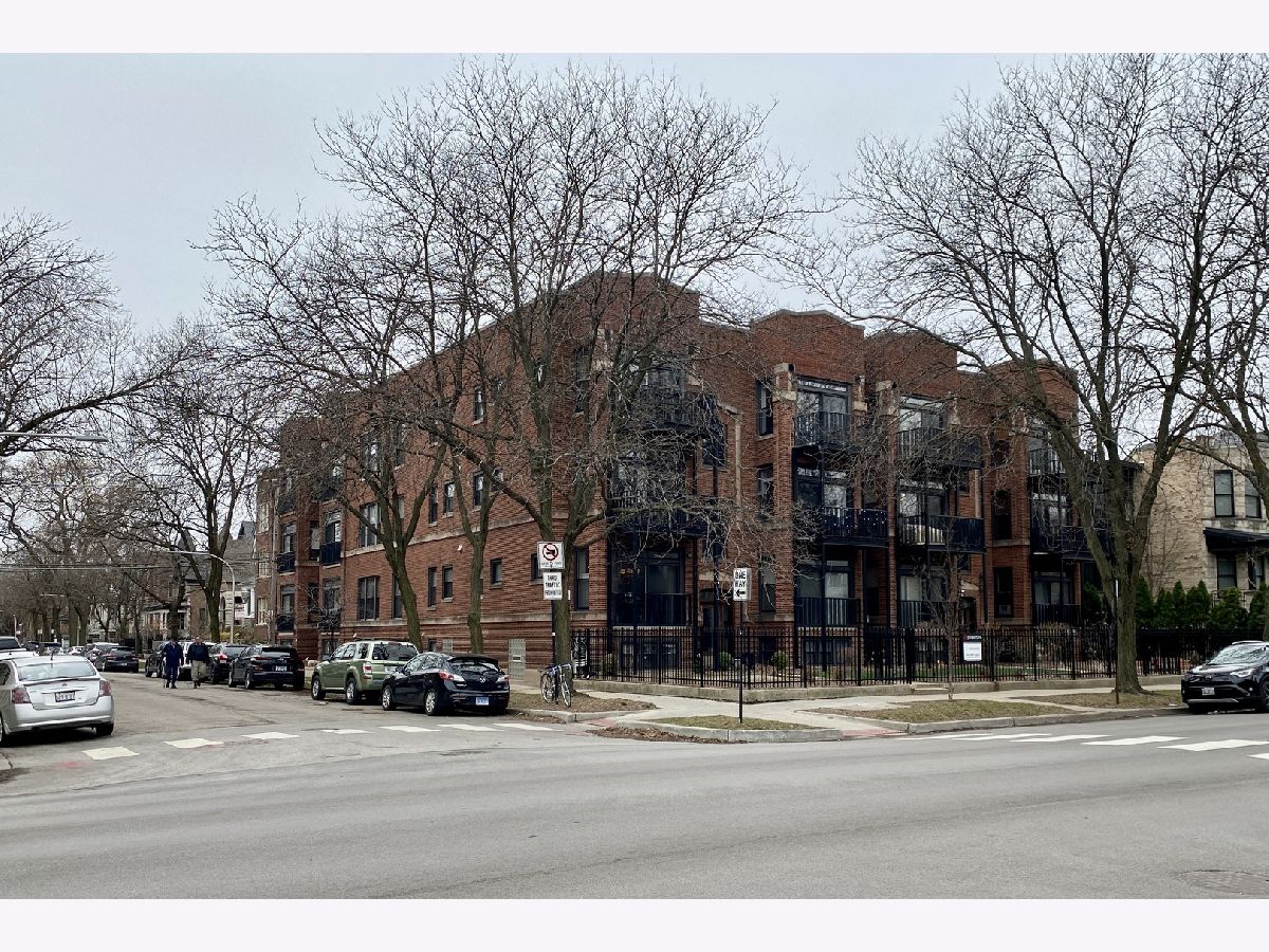 Condominiums Rented Brixton Collection Chicago Illinois, 1433 Addison