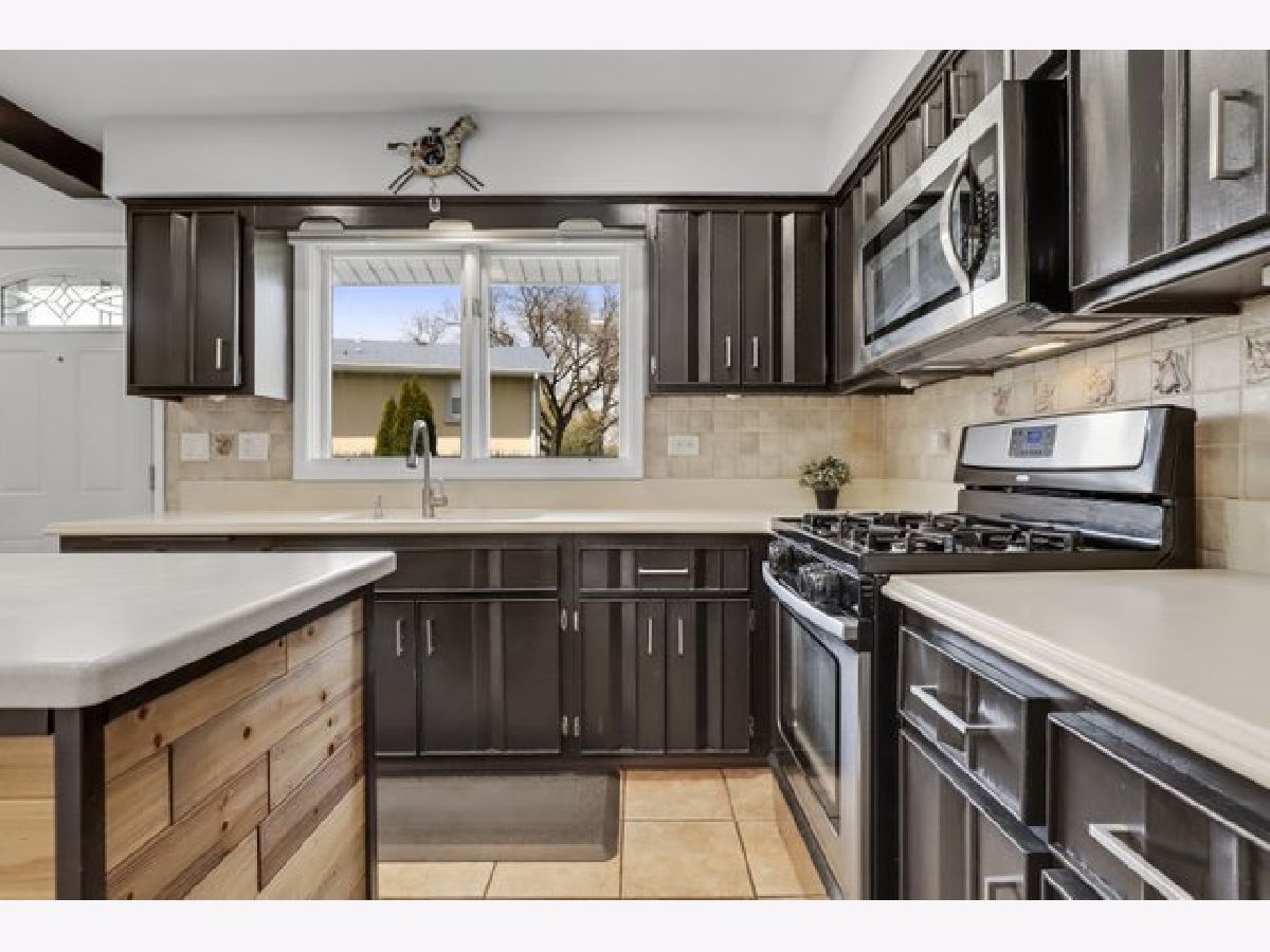 Homes & Townhomes Sold Lake Briarwood Mount Prospect Illinois, 3000 Lynn