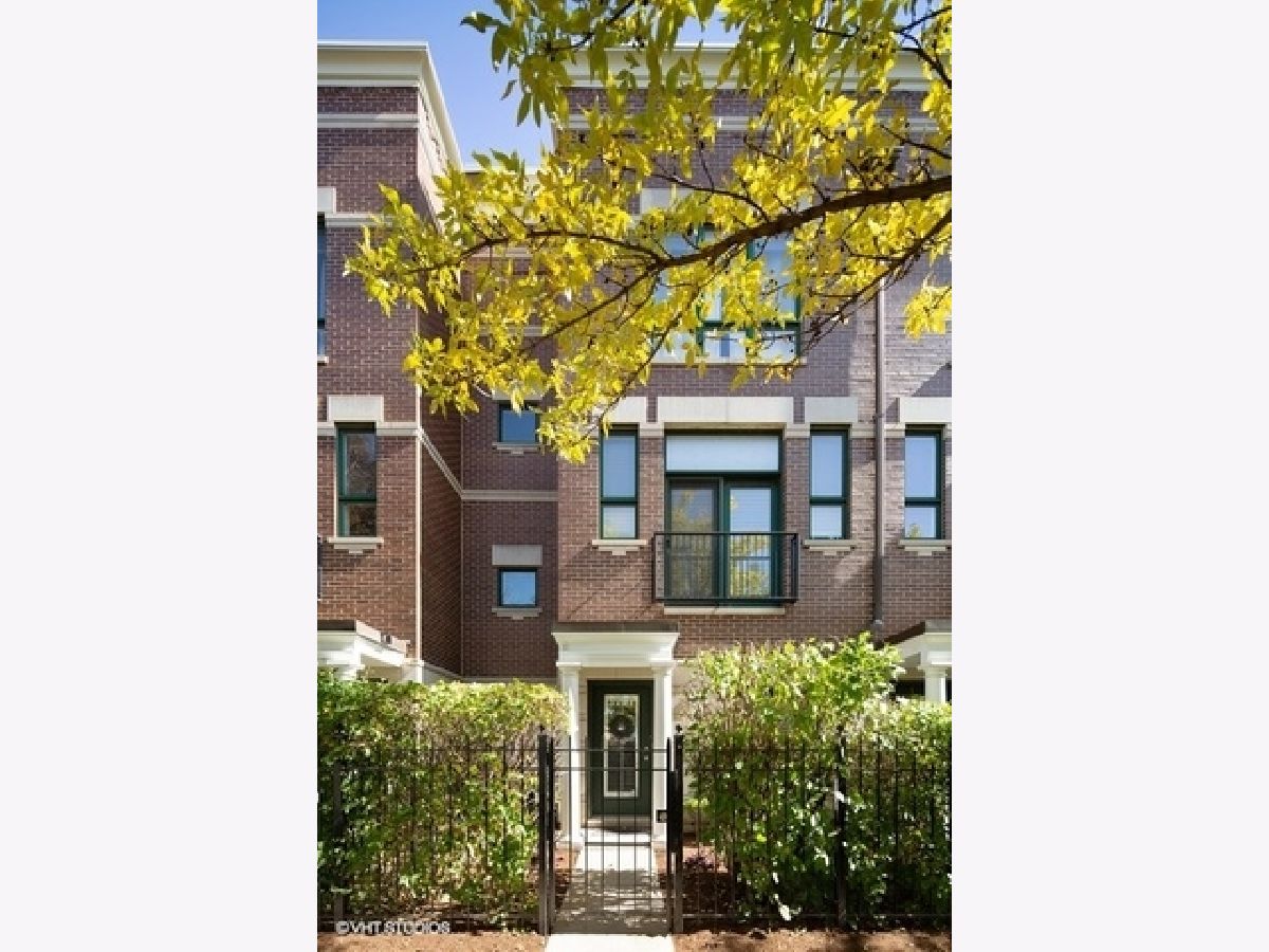 Condos & Townhomes & Homes Sold Old Town Village East Chicago Illinois, 1221 Sedgwick