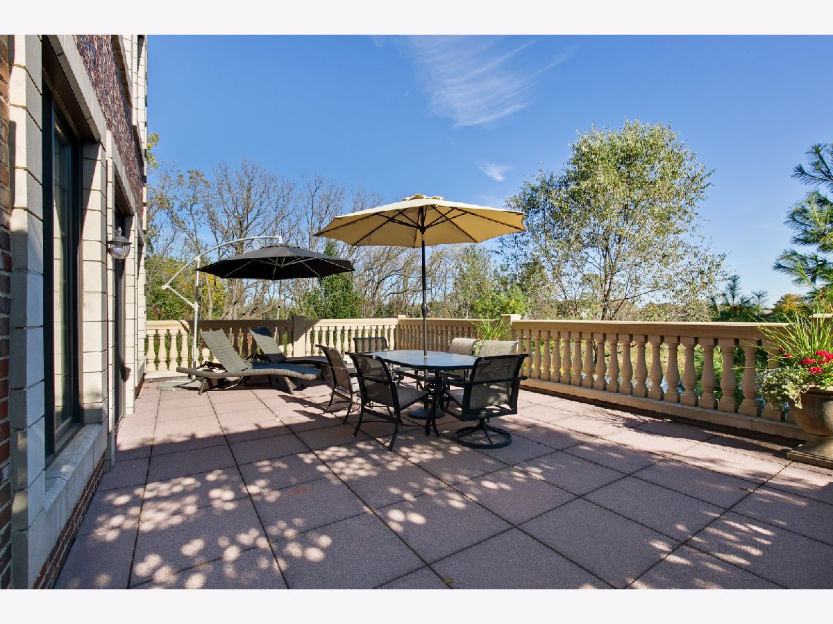 Condominiums Sold Amberley Woods Lake Forest Illinois, 1800 Amberley