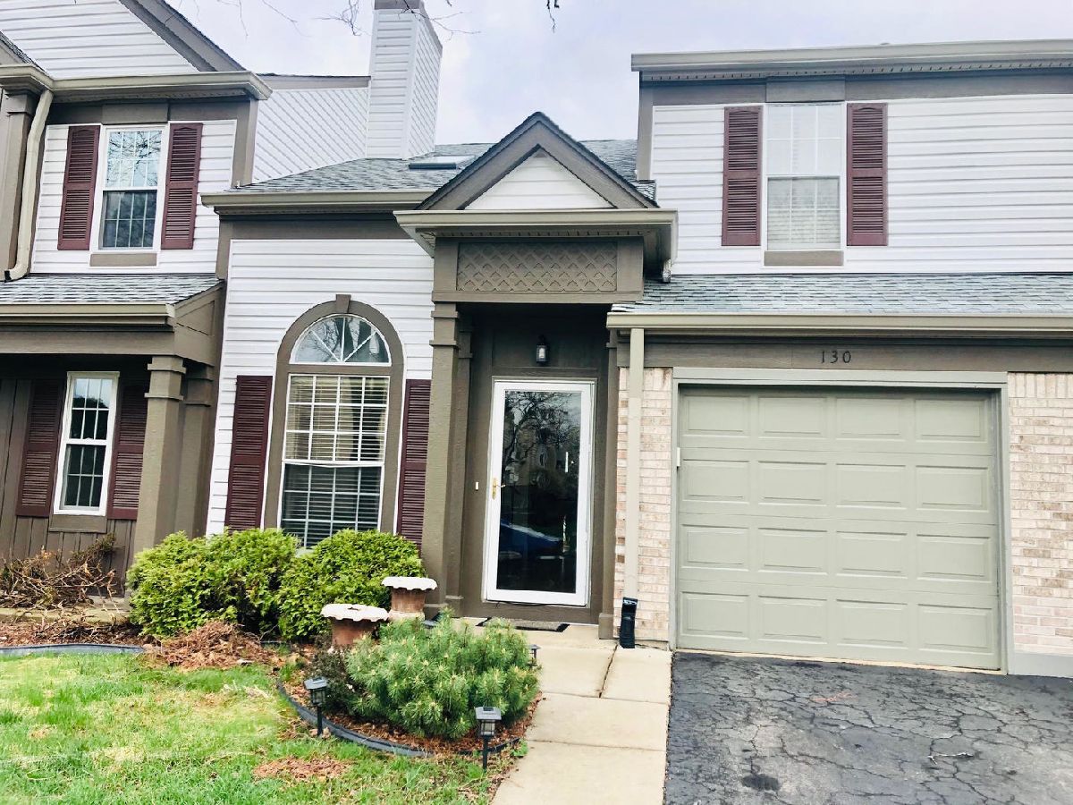 Townhomes Rented Orchard Gate Westmont Illinois, 130 Crab Tree