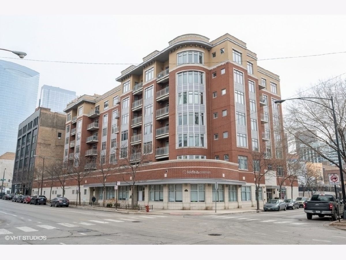 Condominiums Sold Fulton Place Chicago Illinois, 657 Fulton