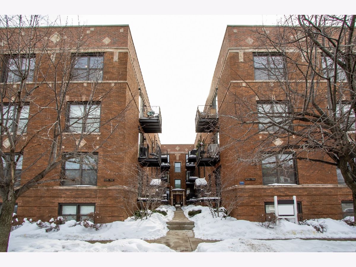 Condominiums Sold Sonoma On Addison Chicago Illinois, 1647 Addison