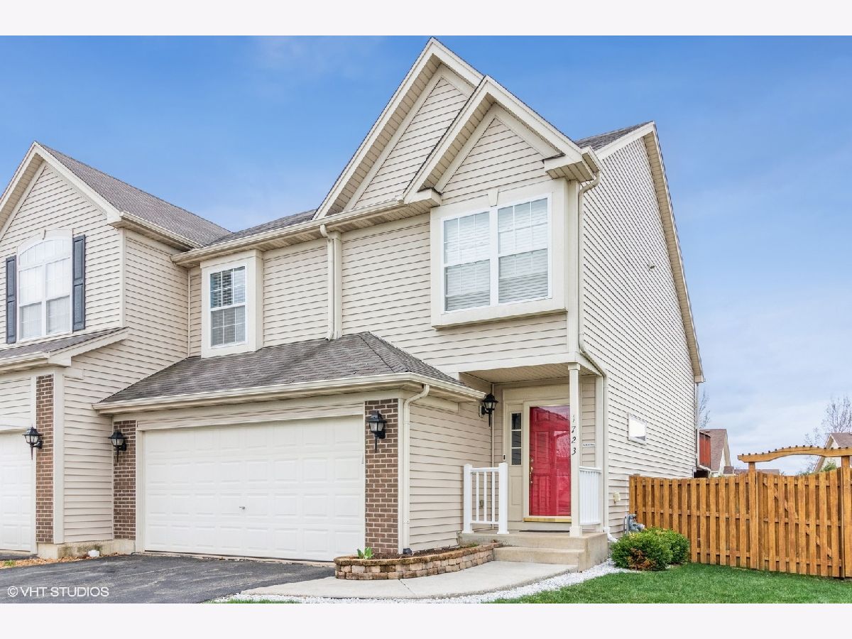 Townhomes Sold Grand Pointe Crossing Lockport Illinois, 1723 Peachtree