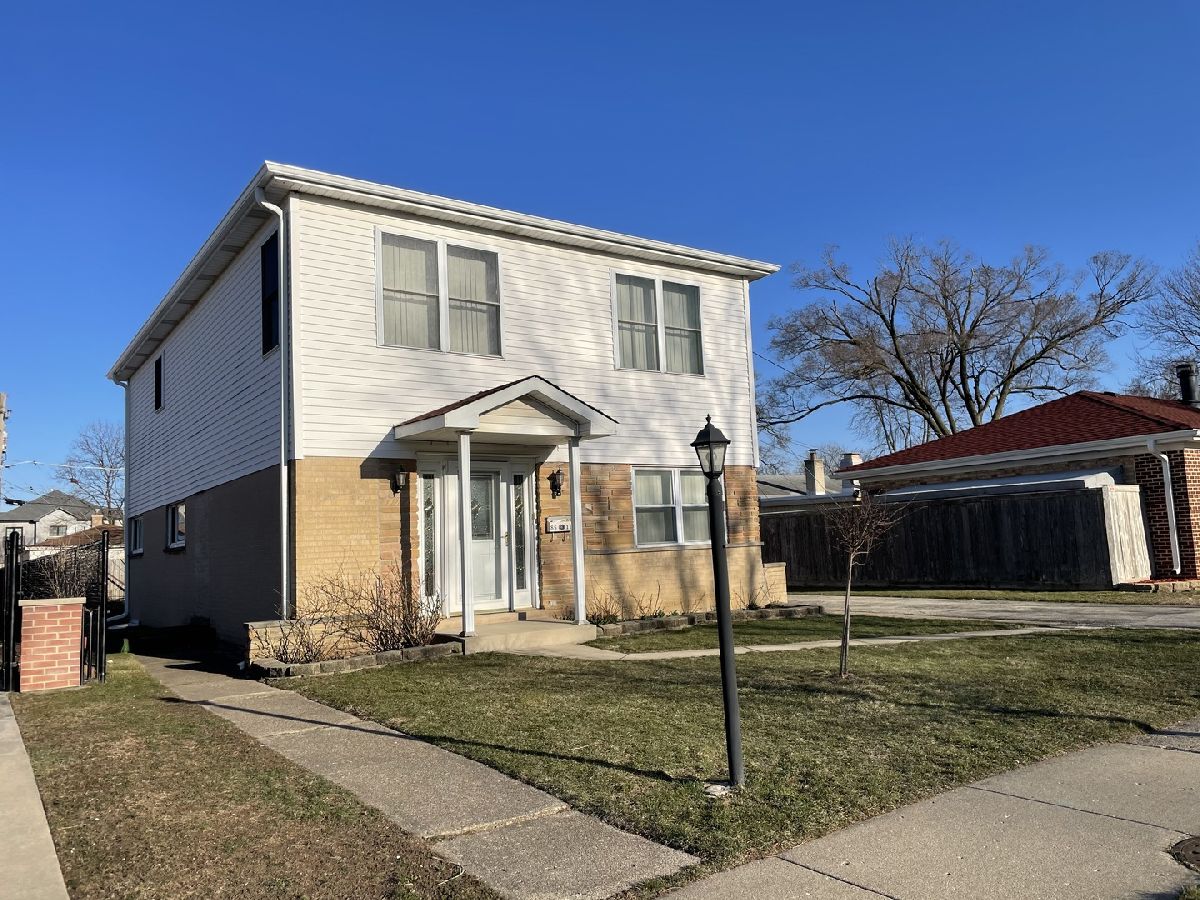 Homes Rented Alpers Morton Grove Illinois, 8511 Menard