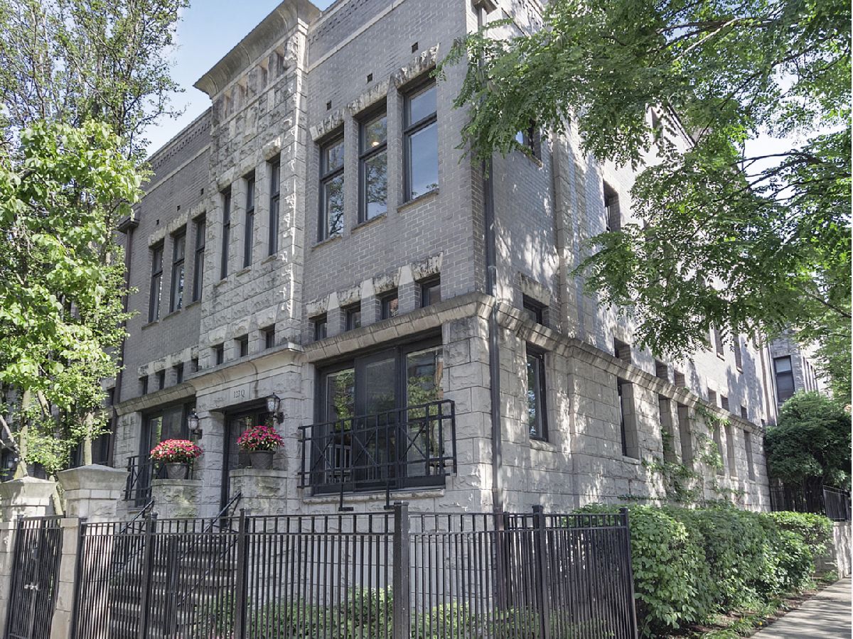 Townhomes Sold Oak Club Condos Chicago Illinois, 123 Oak