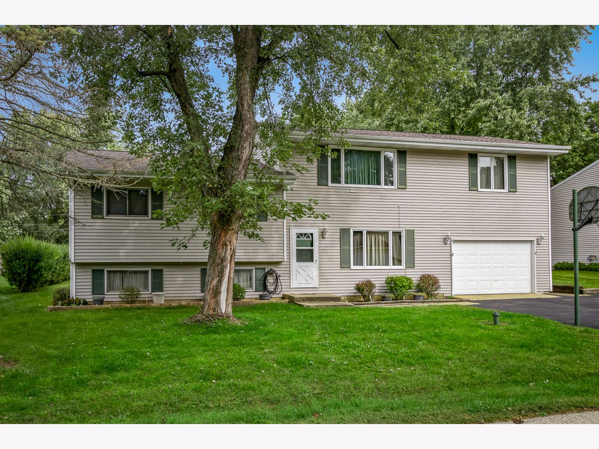 Homes Sold Rolling Acres Johnsburg Illinois, 1106 Quincy