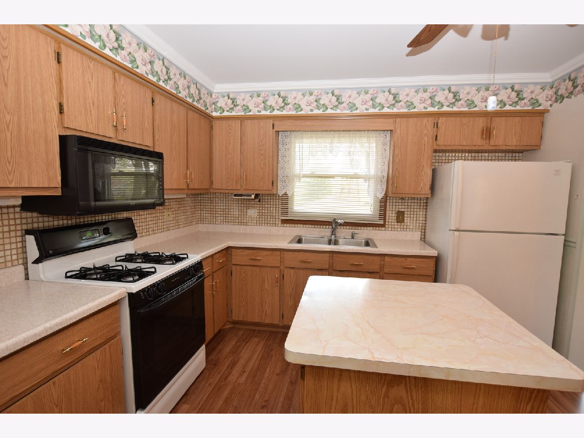 Homes Sold Hilltop Streamwood Illinois, 101 Janet