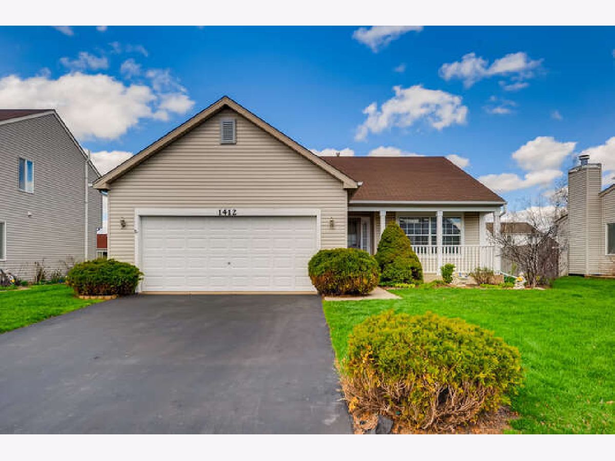 Homes & Condos & Townhomes Sold Kingsport Village South Elgin Illinois, 1412 Blackhawk