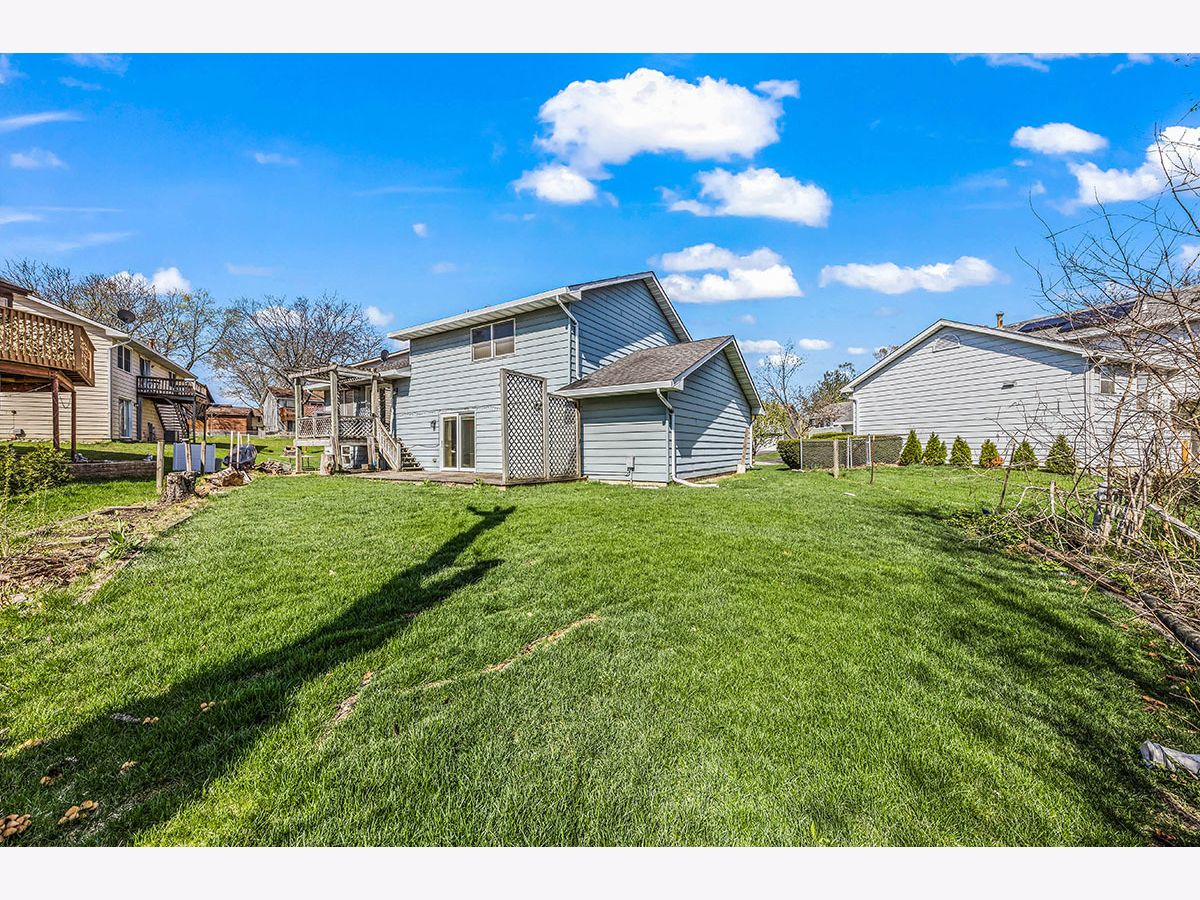 Homes Sold Sycamore Run Westmont Illinois, 303 Elwood