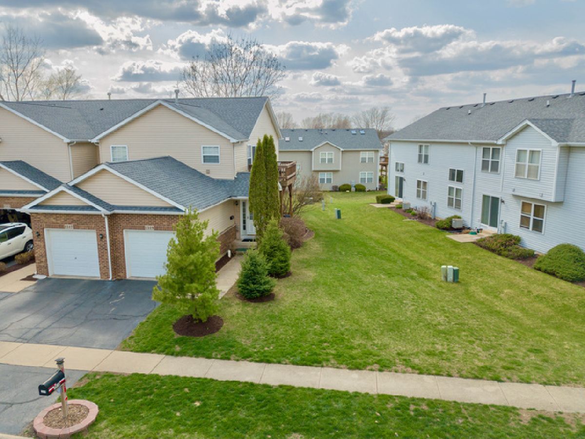 Townhomes & Condos Sold Hidden Valley Woodstock Illinois, 1519 Scarlett