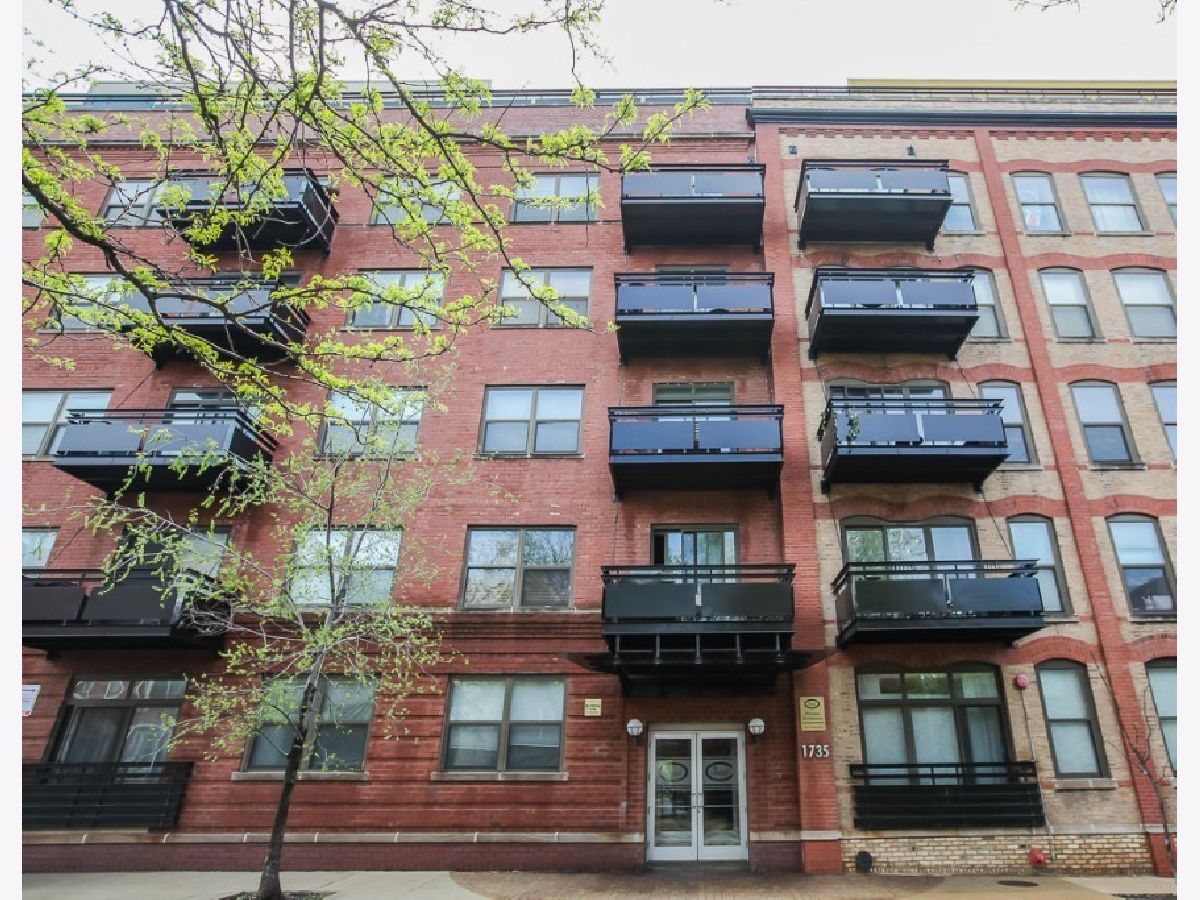 Condominiums Rented Regal Lofts Chicago Illinois, 1735 Diversey
