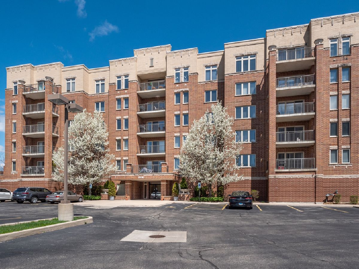 Condominiums Sold Park Place Elk Grove Village Illinois, 635 Perrie