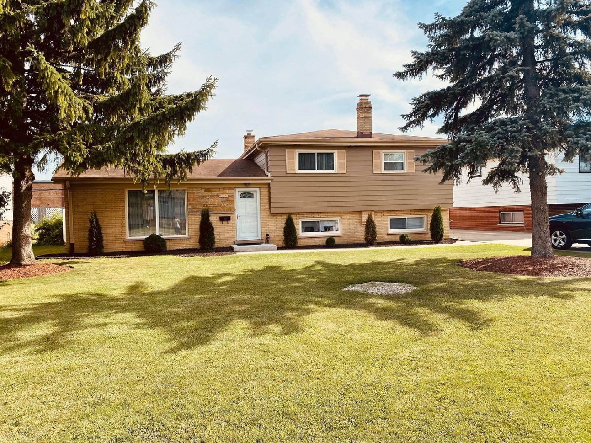 Homes Sold Eugenia Glenview Illinois, 2615 Pauline