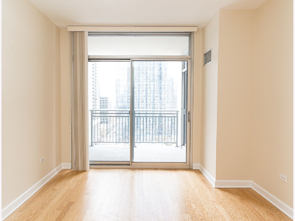 Condominiums Rented Michigan Avenue Towers Chicago Illinois, 1250 Michigan