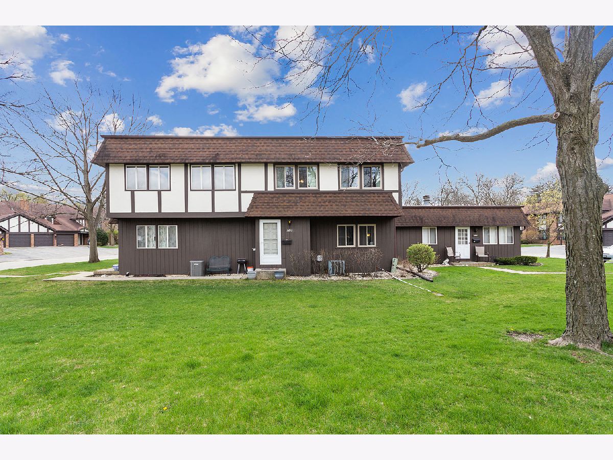 Homes & Townhomes Sold Deer Creek Westmont Illinois, 5813 Doe