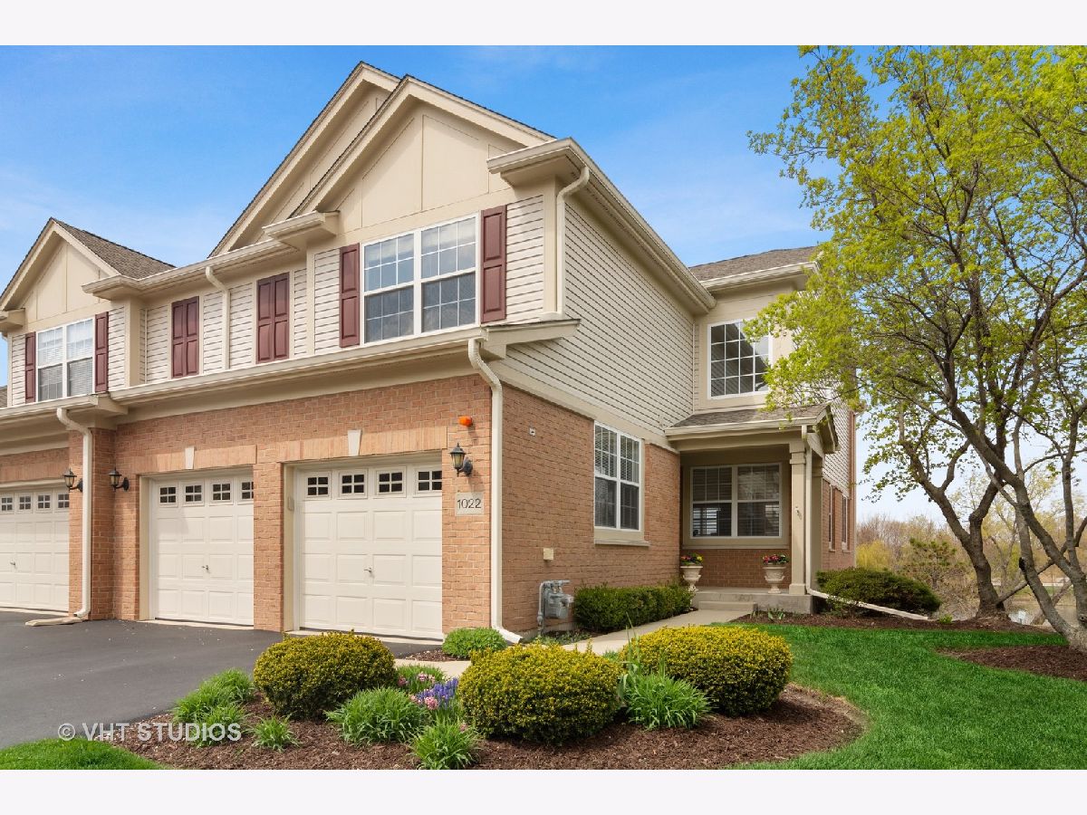 Townhomes & Homes Sold Sonoma Lake Zurich Illinois, 1022 Orchard Pond