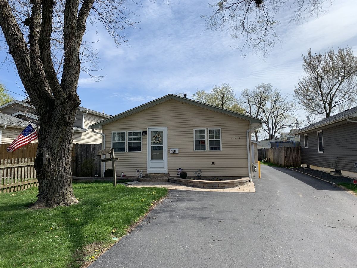Homes Sold Renehan Beach Round Lake Illinois, 109 Fairlawn