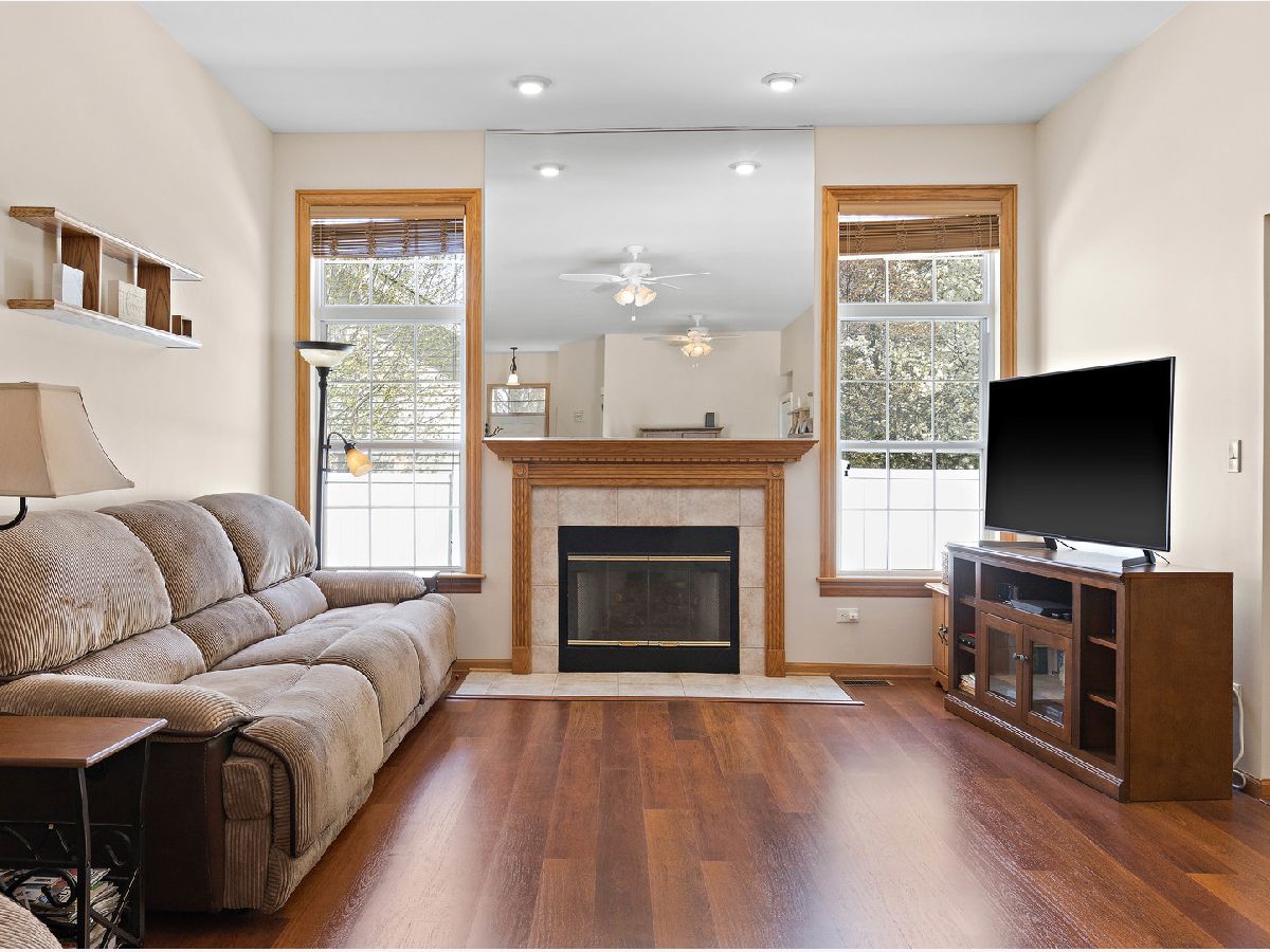 Homes & Condos & Townhomes Sold Mckinley Oaks Channahon Illinois, 26300 Erin Isle