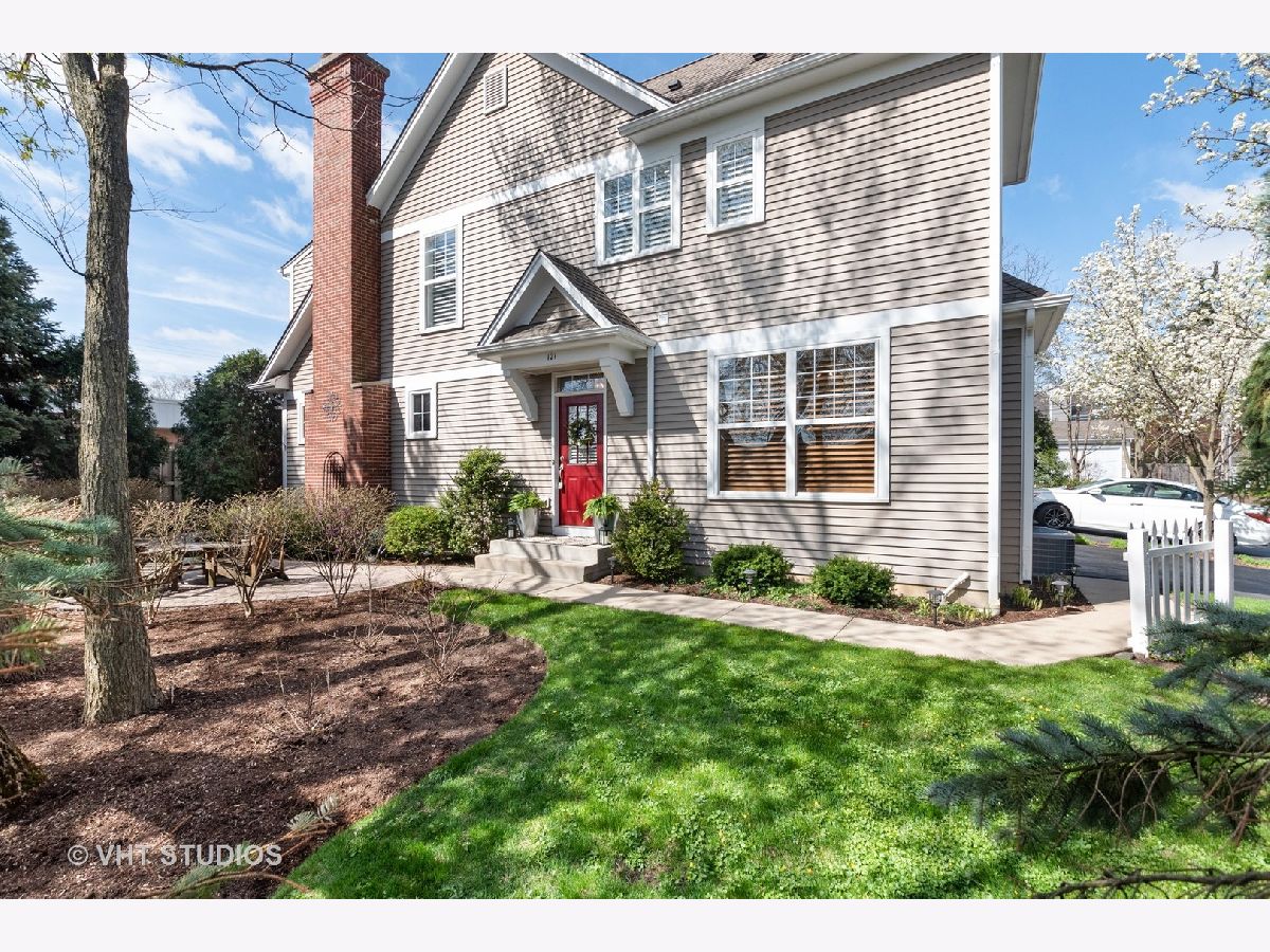 Townhomes & Homes Sold Colonial Park Libertyville Illinois, 121 5th