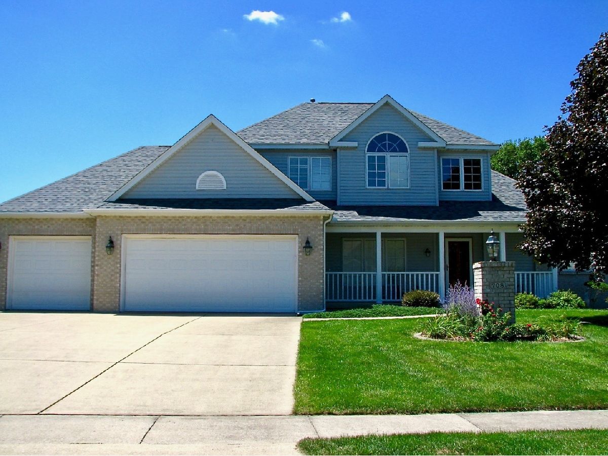 Homes & Condos & Townhomes Sold Ironhorse Tuscola Illinois, 708 Lakeshore