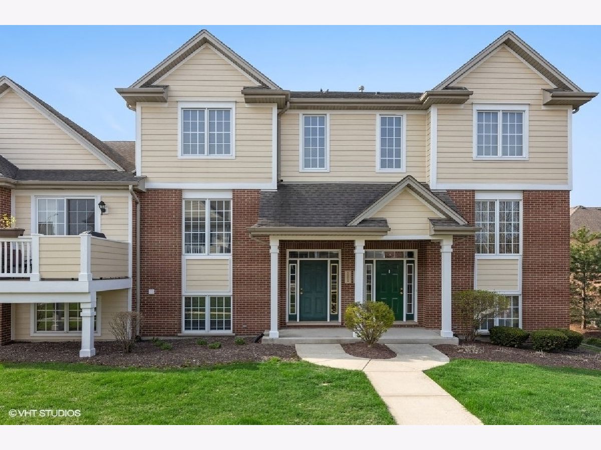 Townhomes & Homes Rented Colette Highlands Orland Park Illinois, 15654 Scotsglen